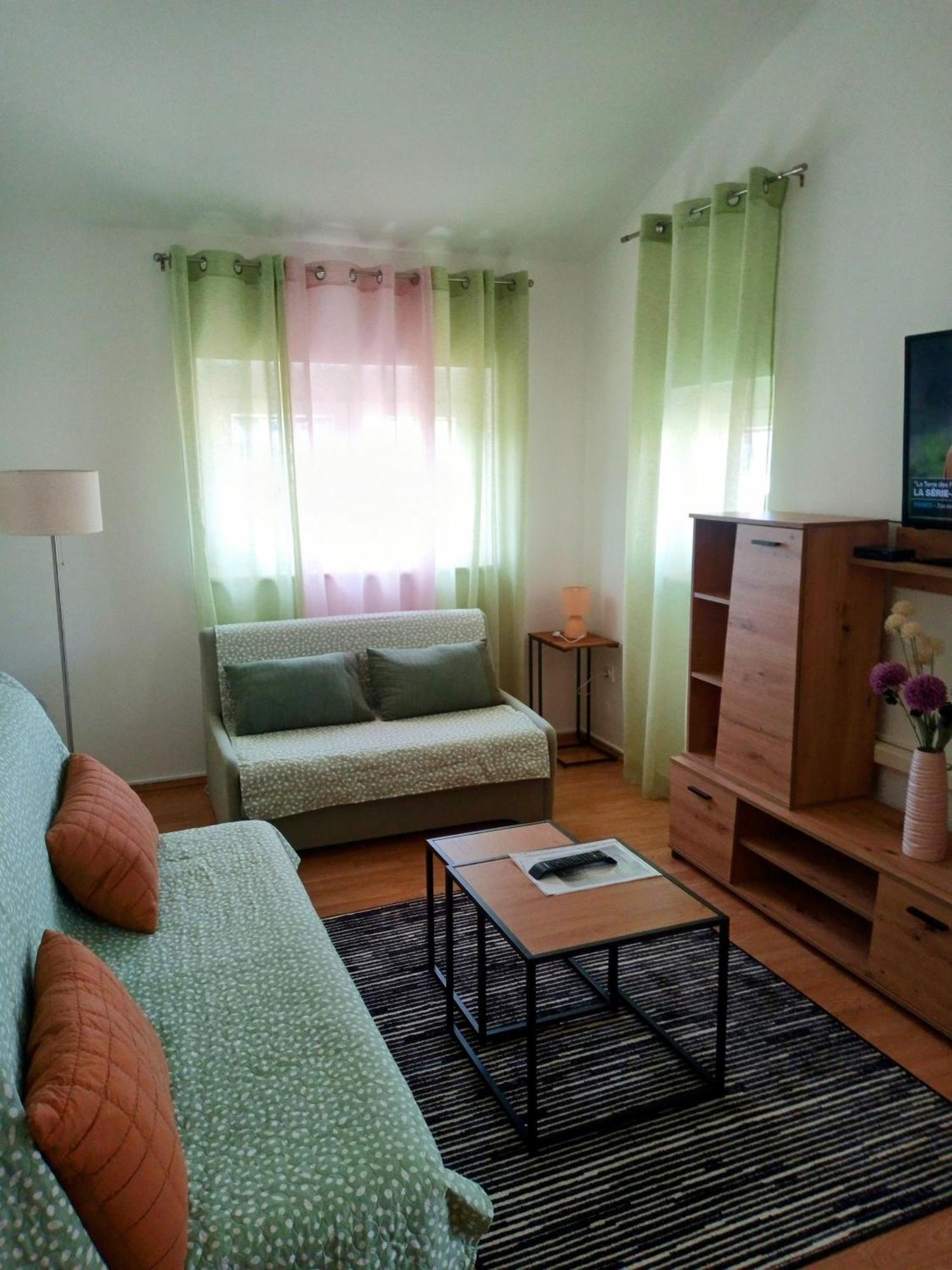 Apartmani Alma Pula Exterior photo
