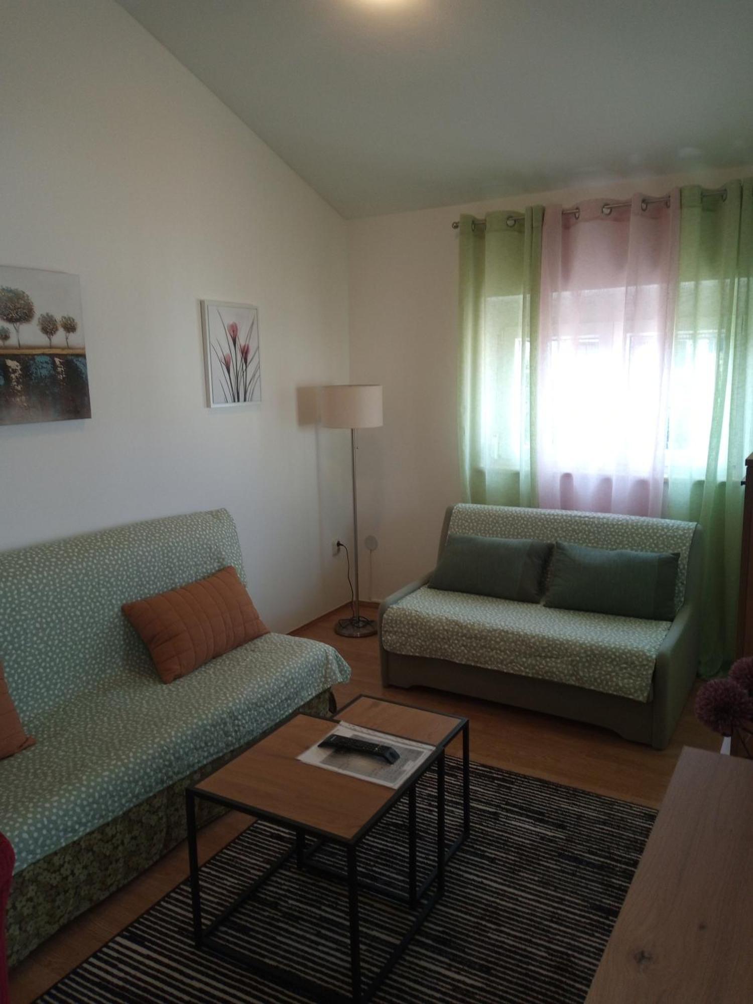 Apartmani Alma Pula Exterior photo